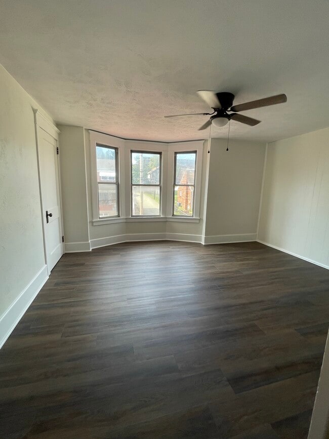 Building Photo - 201 S 4th St