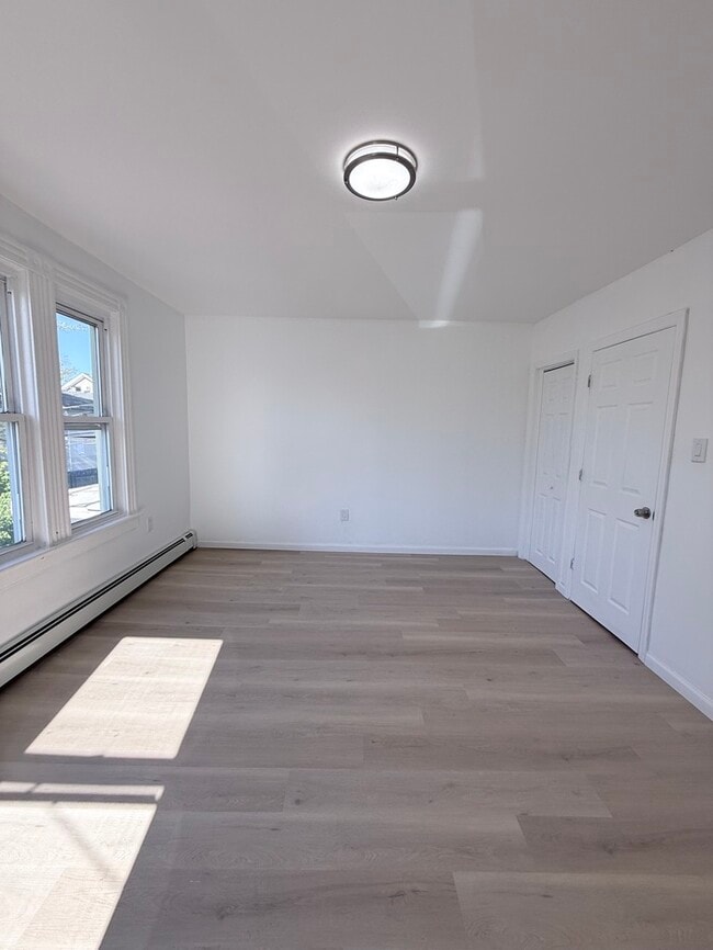 Building Photo - 1069 Mary St