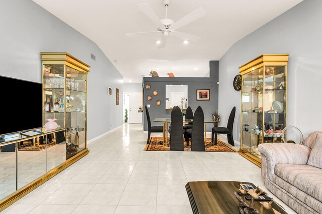 Building Photo - 18615 Breezy Palm Way