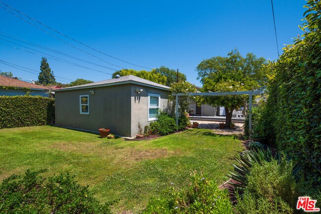 Building Photo - 9011 Krueger St