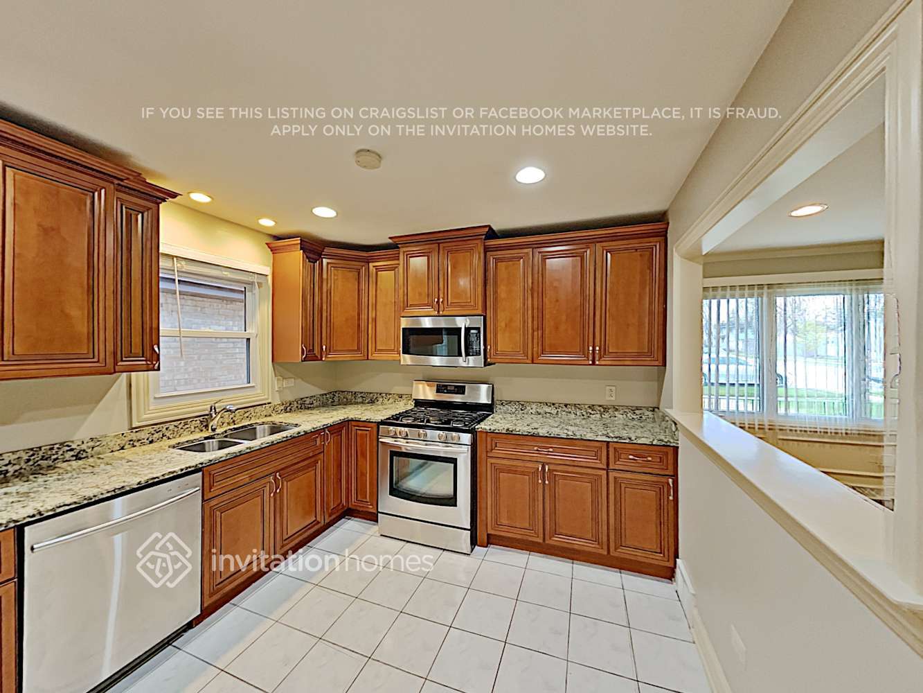 Building Photo - 7522 S Lockwood Ave