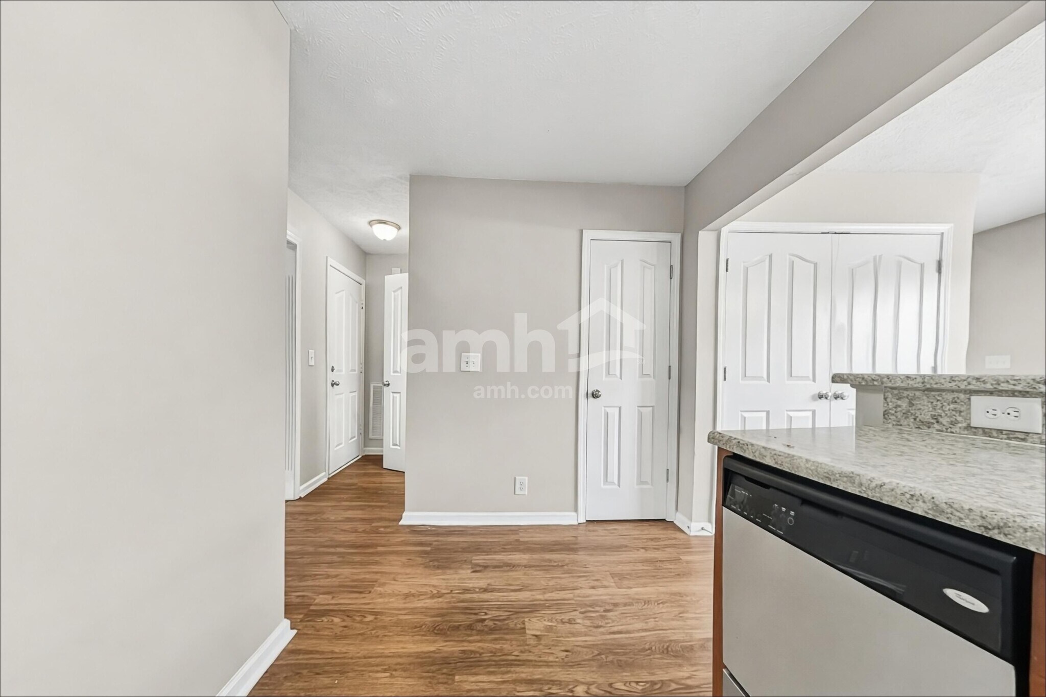 Building Photo - 2053 Leefield Dr