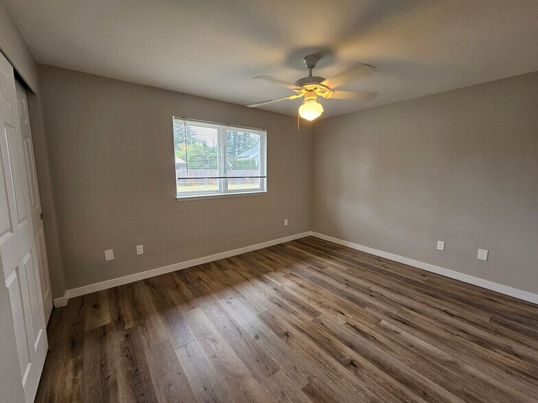 Building Photo - 8505 44th Dr NE