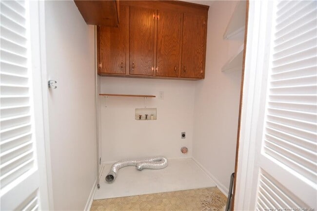 Building Photo - 806 Kingswood Dr