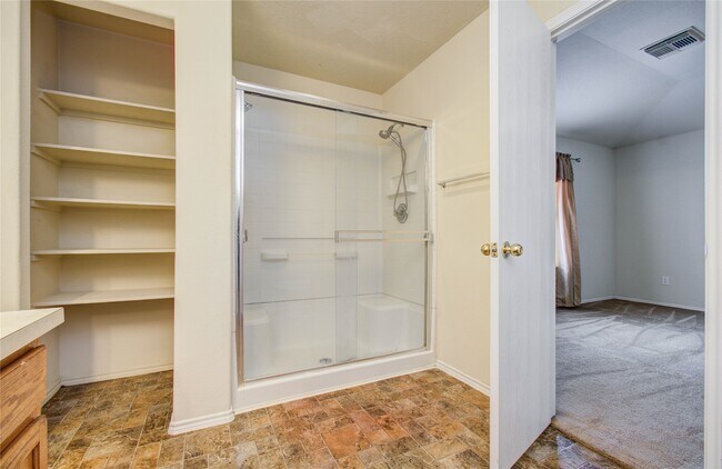 Building Photo - 8219 Tartan Ct