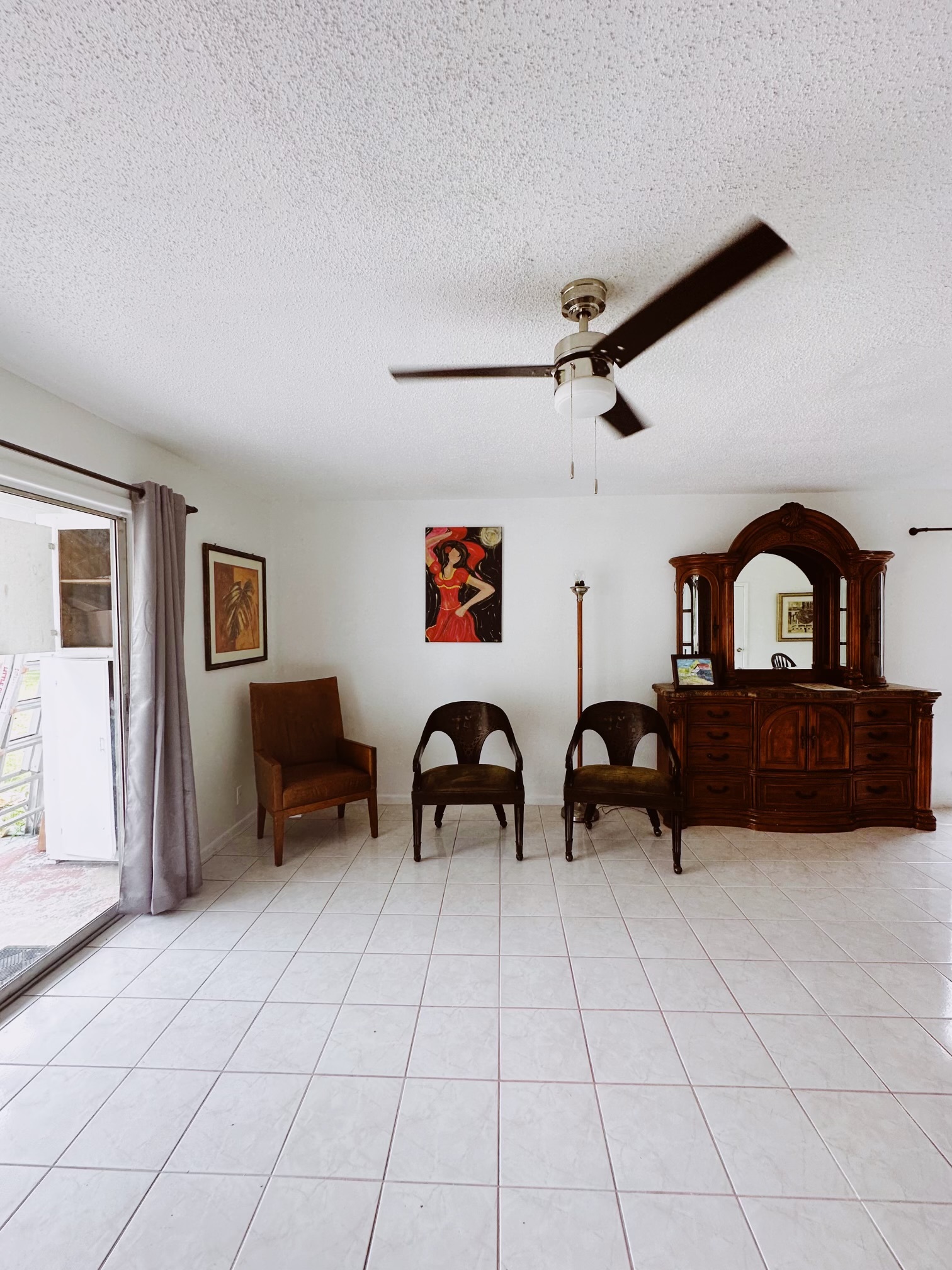 Living are overlooks spacious backyard and the resaca - 714 Continental Dr