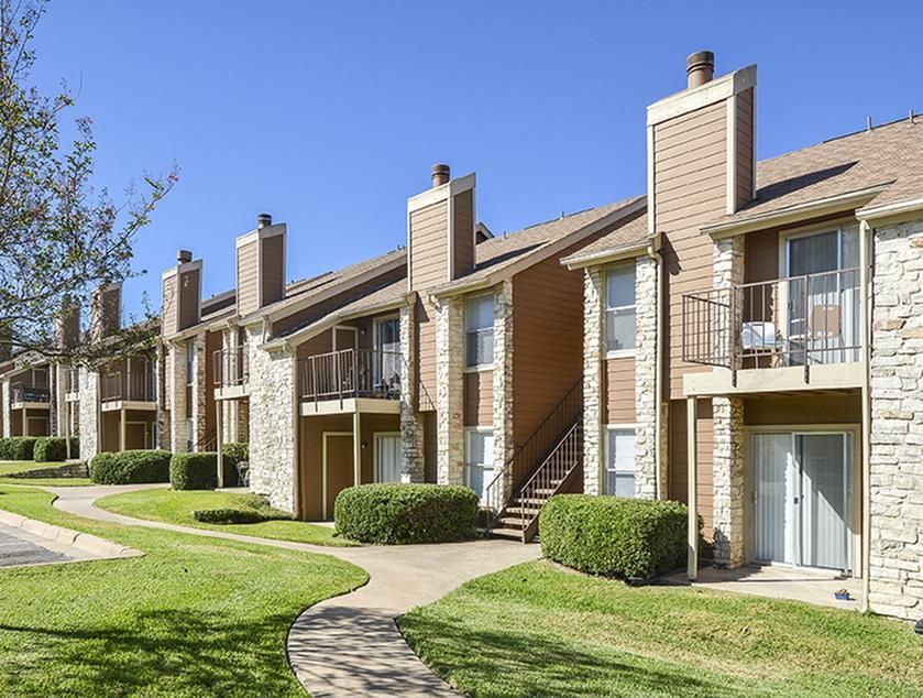 Building Photo - 412 E William Cannon Dr
