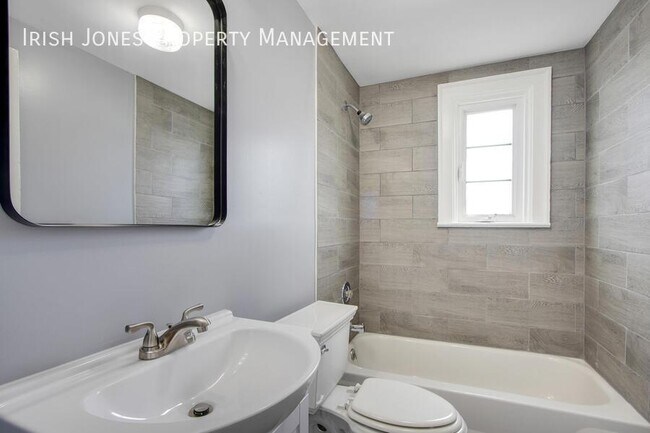 Building Photo - 1514 William St