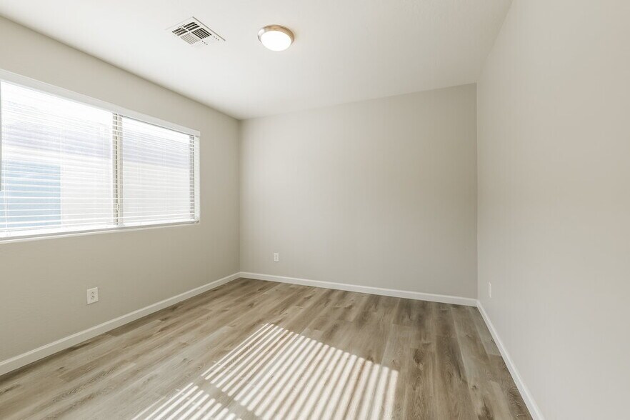 Building Photo - 3733 W Dunbar Dr