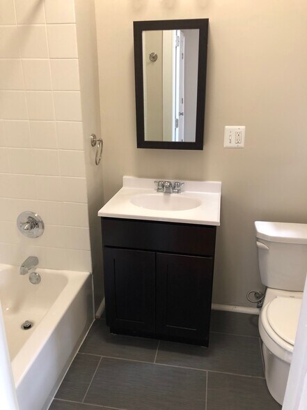 Building Photo - 3827 Walnut St