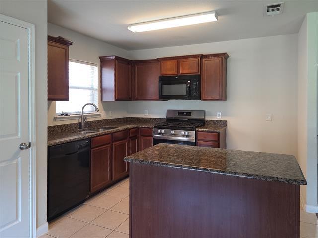 Building Photo - 609 Canoe Way
