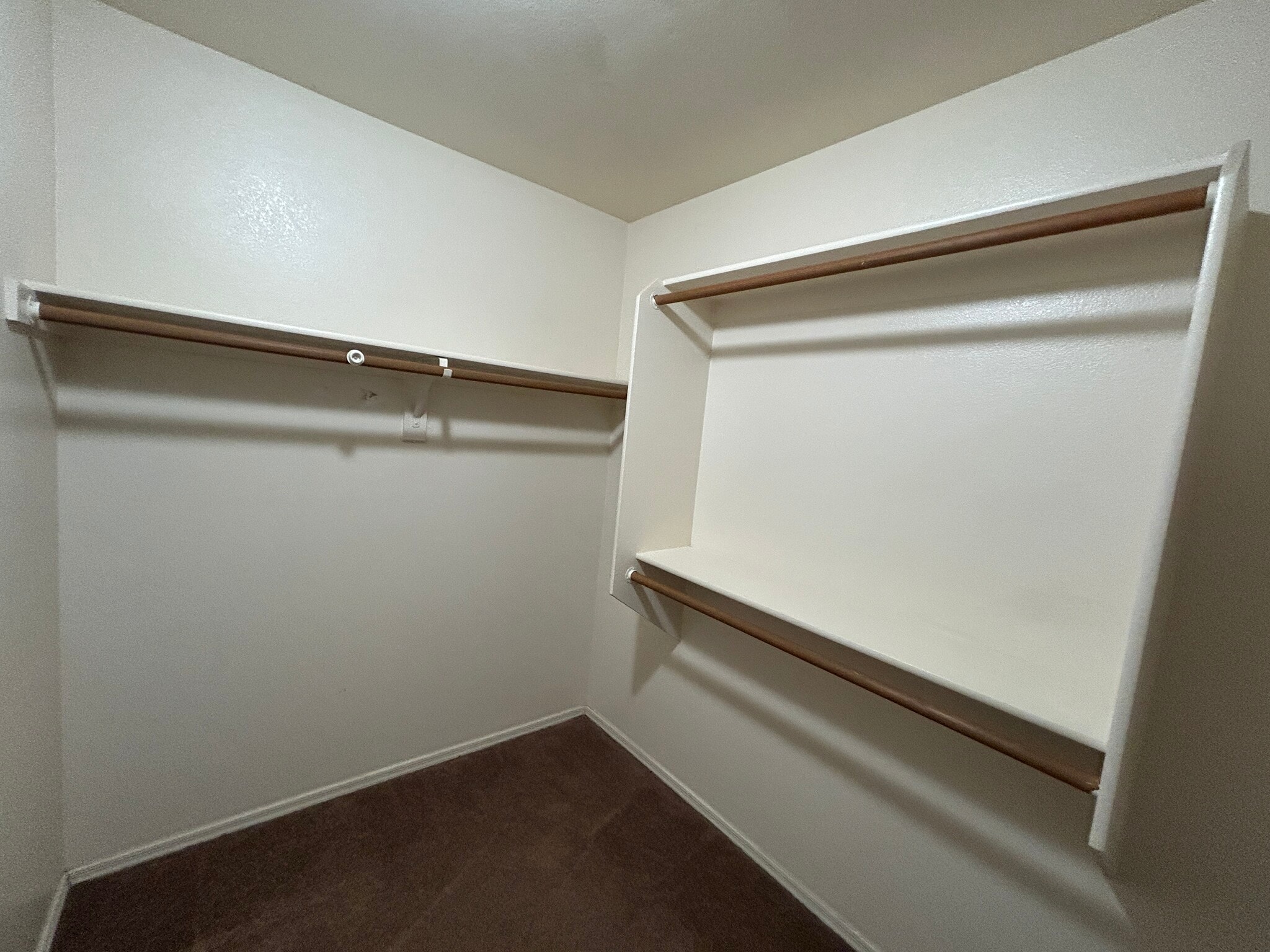 Building Photo - 4132 E Anderson Dr