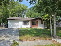 Building Photo - Cozy 3 Bedroom 2 bathroom Home in Prime Or...
