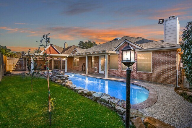 Building Photo - 23122 Beech Canyon Dr