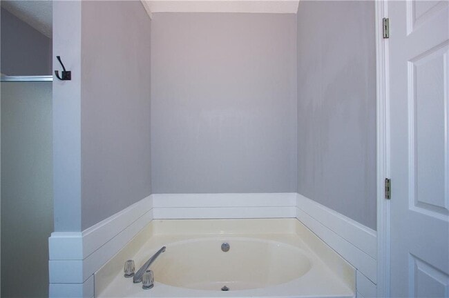 Building Photo - 413 Vista Way