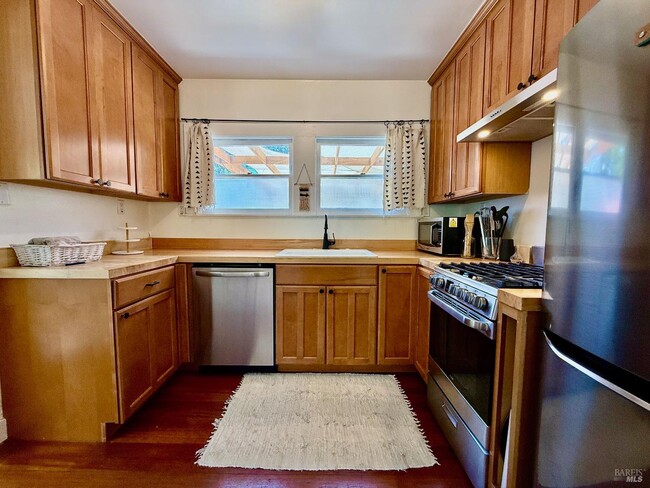 Building Photo - 1813 Fair Way