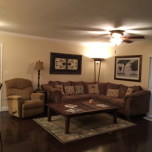 large living sectional & rocker - 135 Deer Creek Blvd