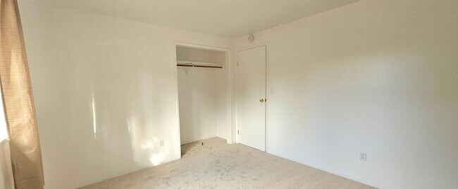 Building Photo - Sweet deal! 3bed/1bath Single Family home in West Seattle