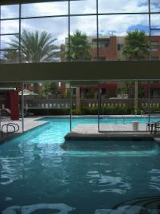 Building Photo - Amazing unfurnished 2 bedroom condo at Par...