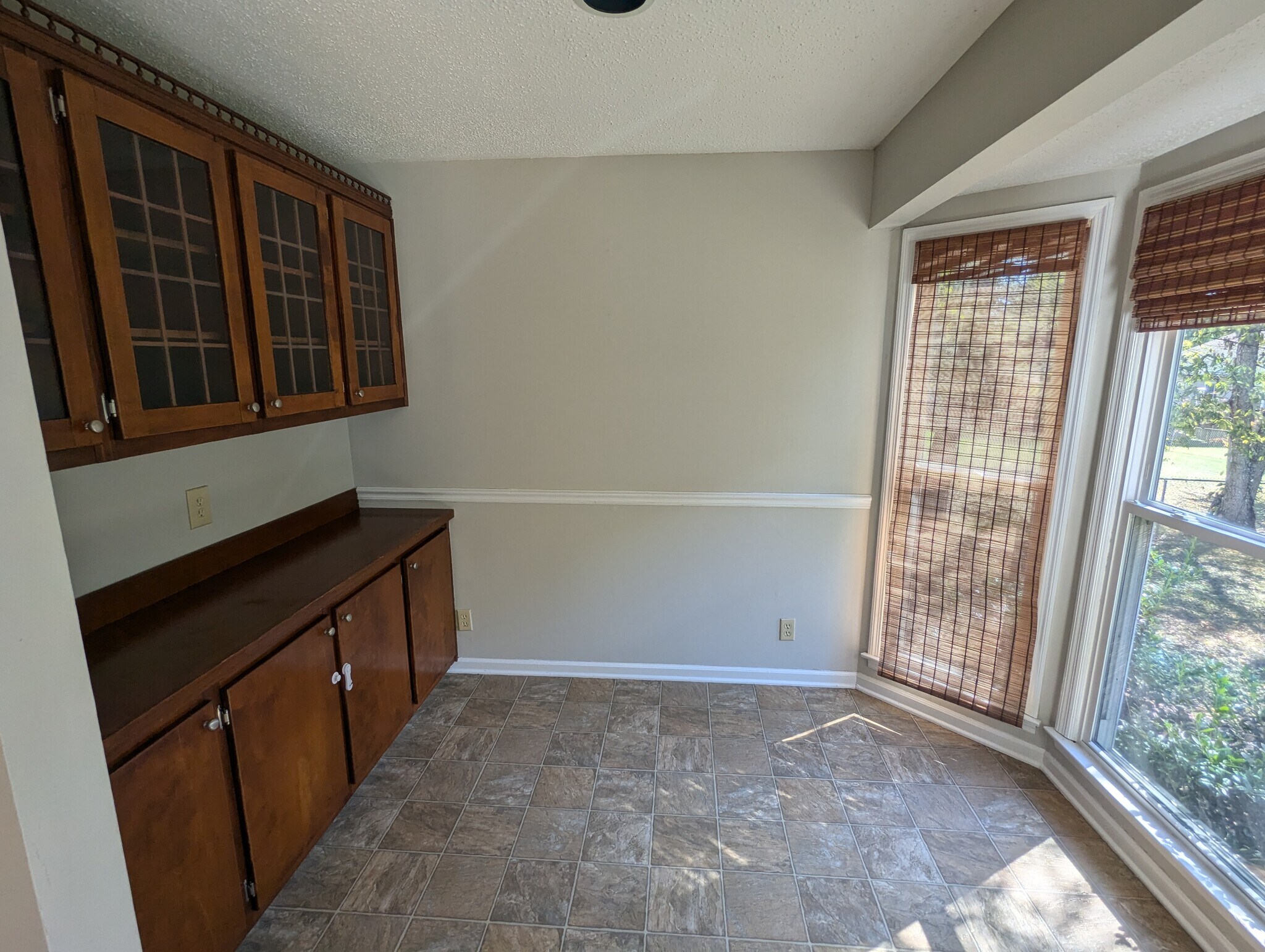 Attached Dining area - 1528 Stone Hill Rd