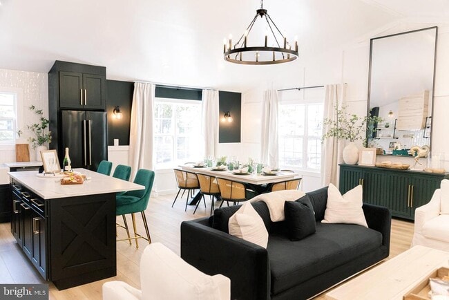 Building Photo - 268 Dogwood Dr