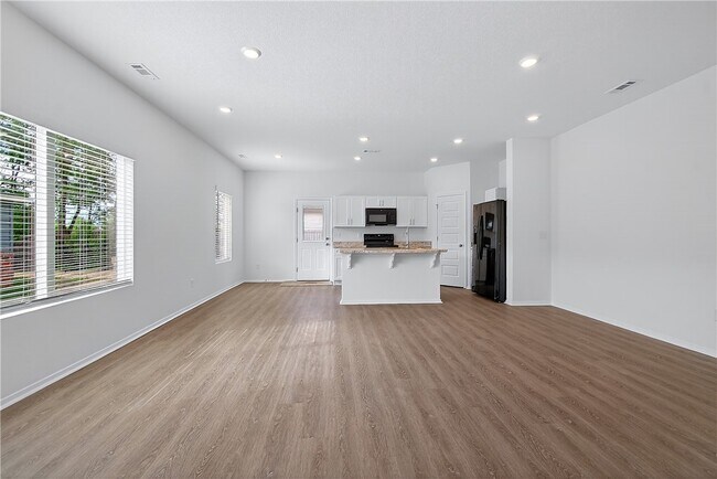 Building Photo - 6802 SW Dignity Ave