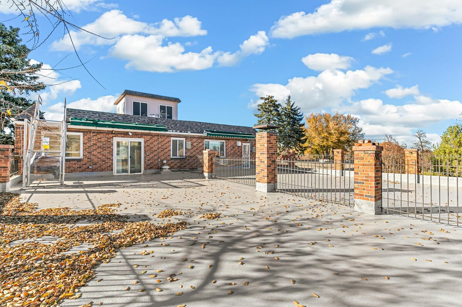 Building Photo - 1666 Detroit St