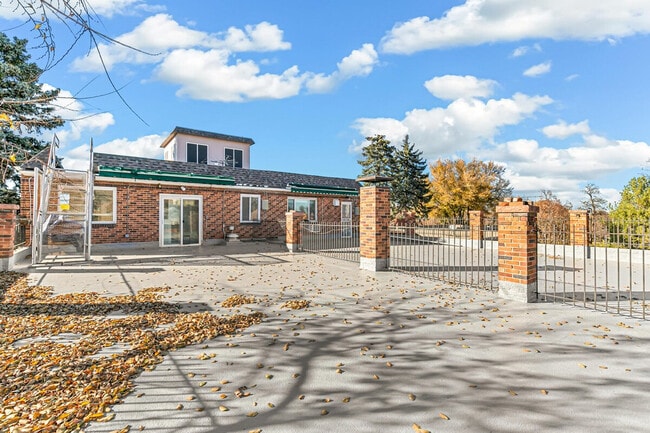 Building Photo - 1666 Detroit St