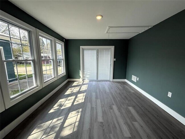 Building Photo - 12013 Teifer Ave