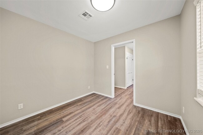 Building Photo - 11401 S 98th E Ave