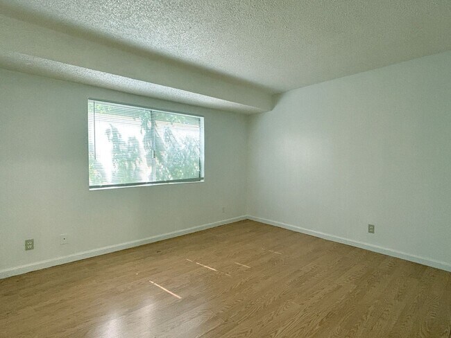 Building Photo - 4651 Mill Valley Dr