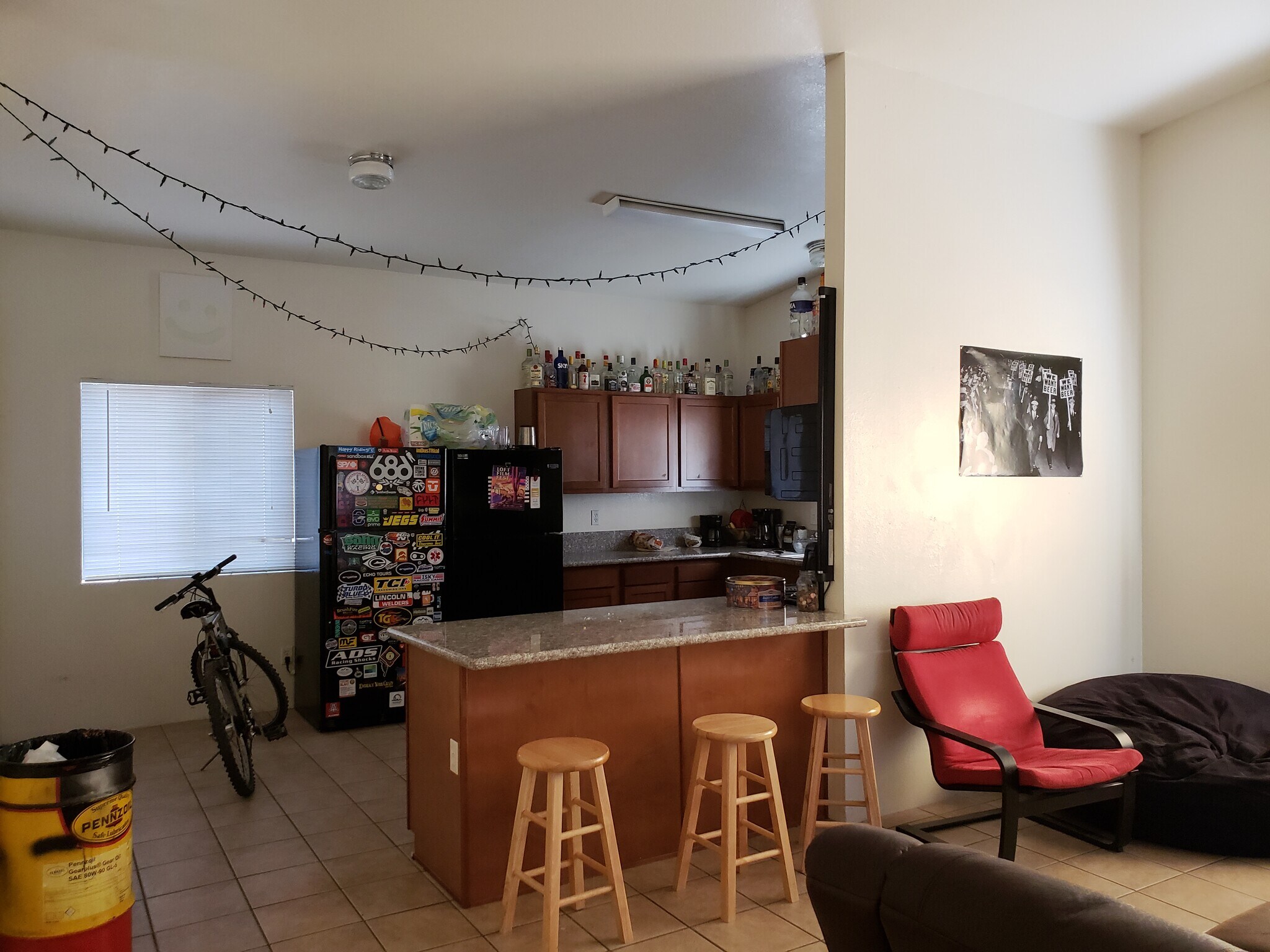 Tall Ceilings - 1517 E 8th St