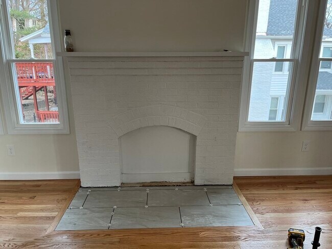 Building Photo - 752 Alden St