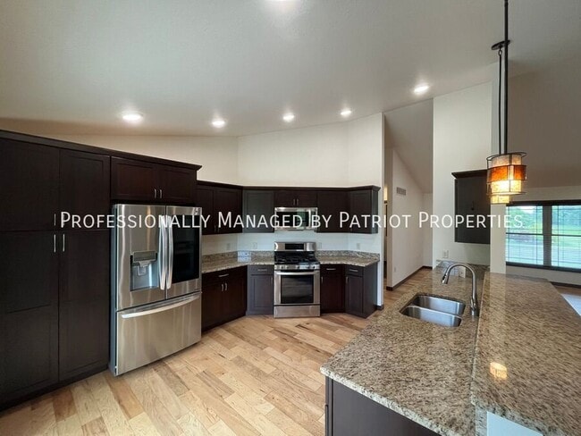 Building Photo - 245 Alyssa St