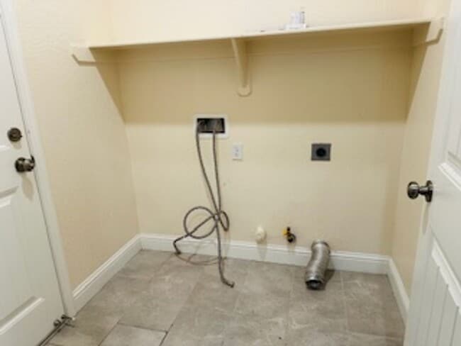 Building Photo - $2,390 Riverstone Community 3 Bd, Hwy 41 & Ave 12, Solar - Timberline Way, Madera