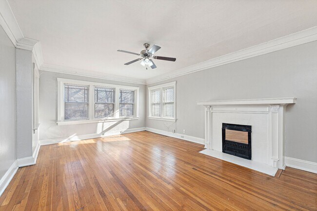 Interior Photo - SUNNY SLOPE