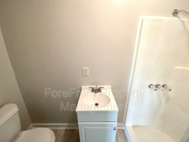 Building Photo - 1445 Delgado St