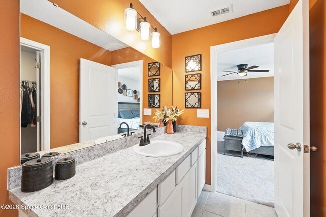 Building Photo - 2024 Hemingway Cir