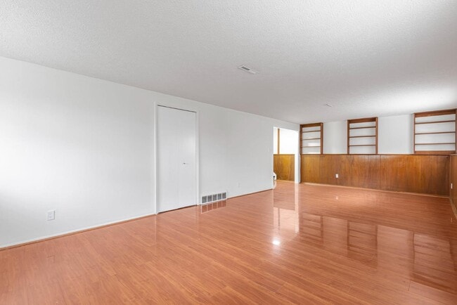 Building Photo - 2151 Trent Rd