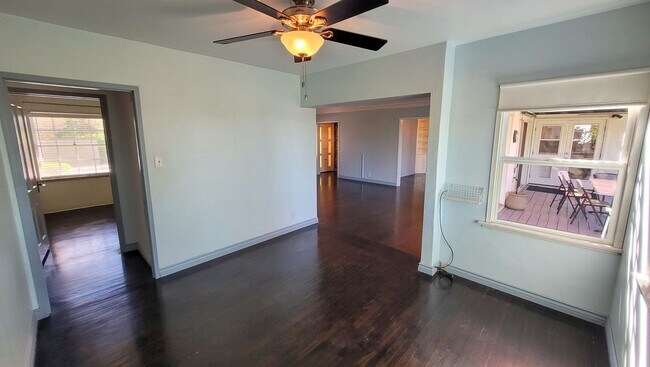 Building Photo - Gorgeous 3 Bed 2 Bath House In Whittier Co...
