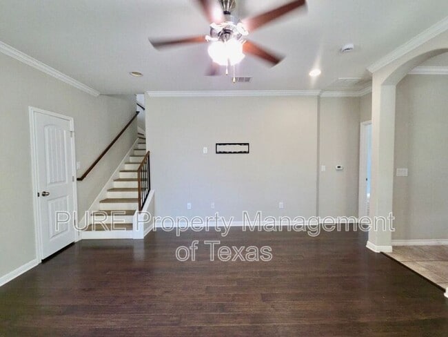 Building Photo - 13400 Briarwick Dr