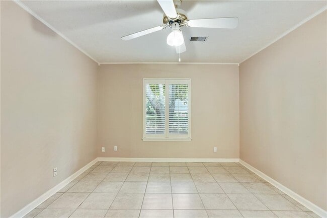 Building Photo - 2949 Torreya Way SE