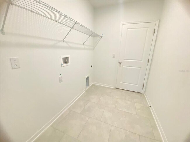 Building Photo - 3938 Willow Brk Dr