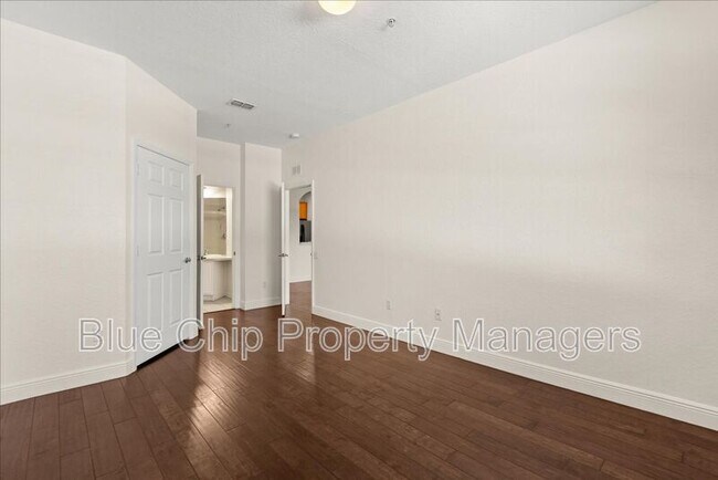 Building Photo - 6402 Cava Alta Dr