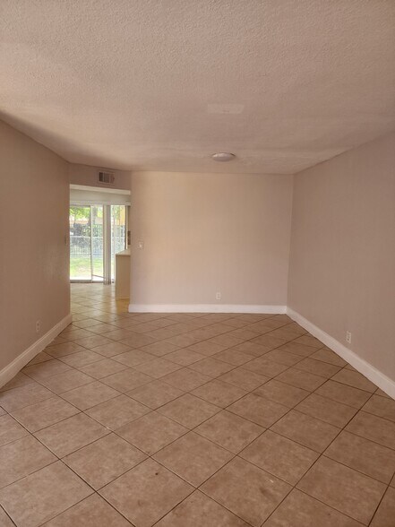 Building Photo - 2631 NW 60th Way