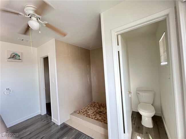 Building Photo - 109 Greenbriar Townhouse Way