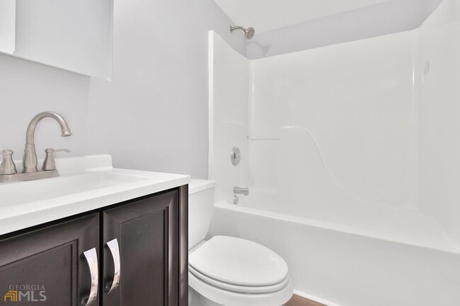 Building Photo - 528 Emily Pl NW