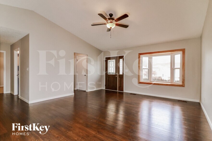 Building Photo - 3114 5 Oaks Dr