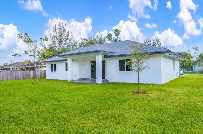 Building Photo - 15640 NW 39th Ct