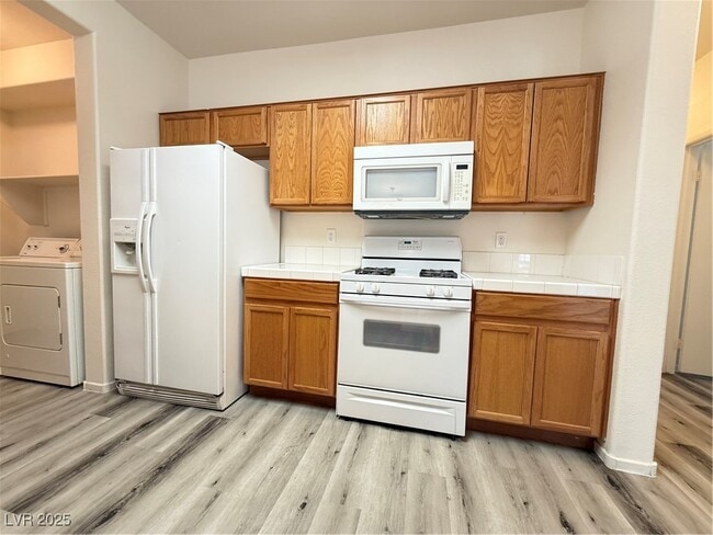 Building Photo - 813 Peachy Canyon Cir